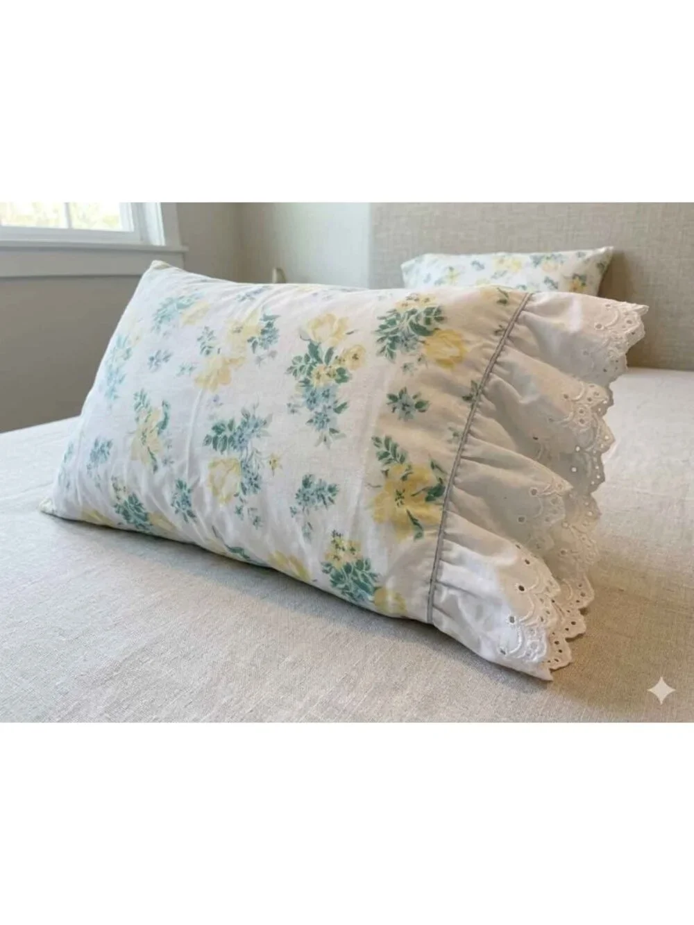 Vintage Twin size sheet set fitted sheet, flat and two standard pillow cases